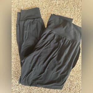 Athleta Black Salutation Jogger